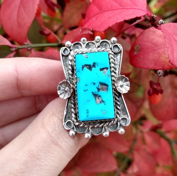 Jewelry - Navajo turquoise silver ring